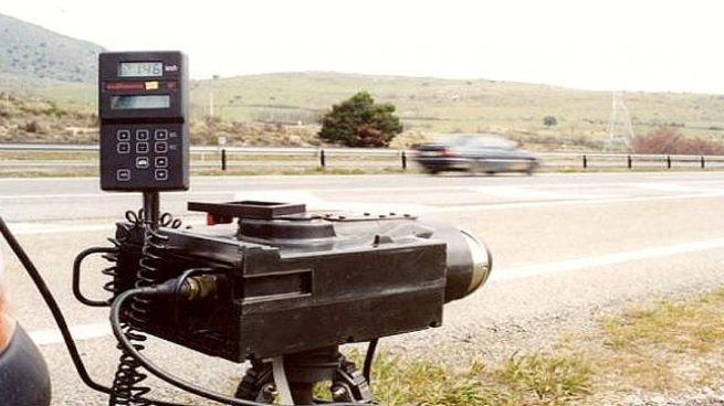 Radares fijos móviles y de tramo por carretera