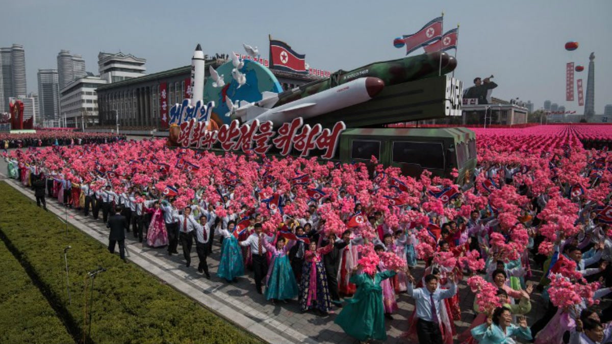 Corea del Norte celebra el aniversario del nacimiento del abuelo del actual líder norcoreano Kim Jong-un. Foto: AFP