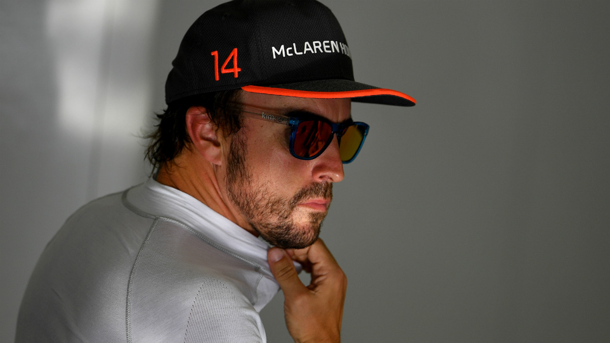Fernando Alonso saldrá decimoquinto en Rusia, un desastre. (AFP)