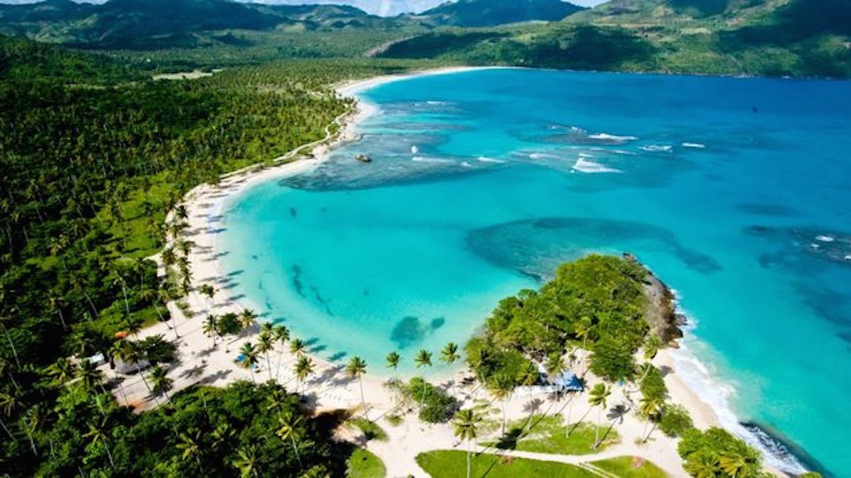 Playa en la península de Samaná (República Dominicana).