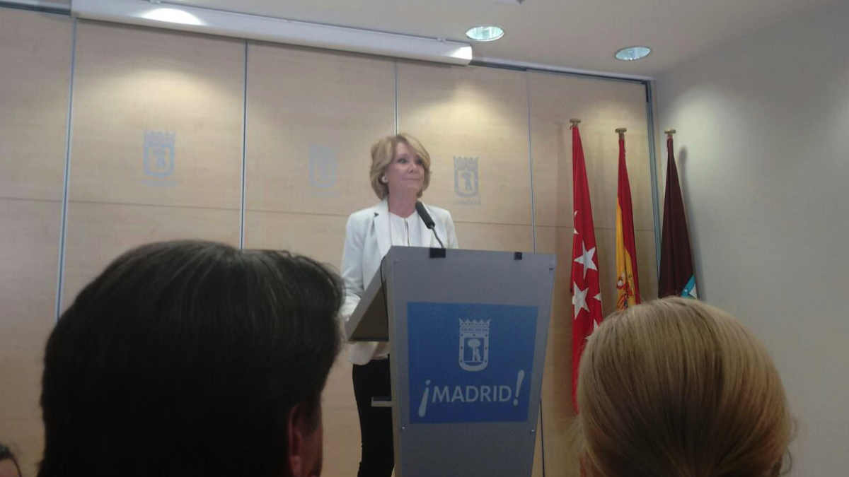 Esperanza Aguirre en su última rueda de prensa como portavoz municipal. (Foto: OKDIARIO)