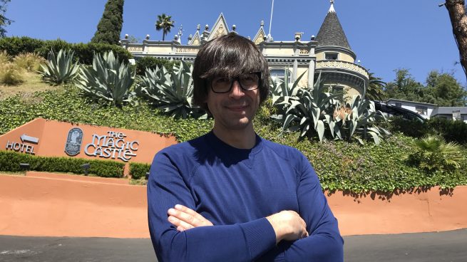 Luis Piedrahita en el Castillo Mágico de Los Ángeles, un sitio emblemático para todos los magos del mundo.