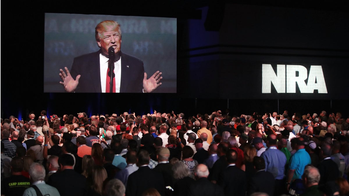 Trump, durante su discurso en la convención de la Asociación Nacional del Rifle (NRA). (AFP)