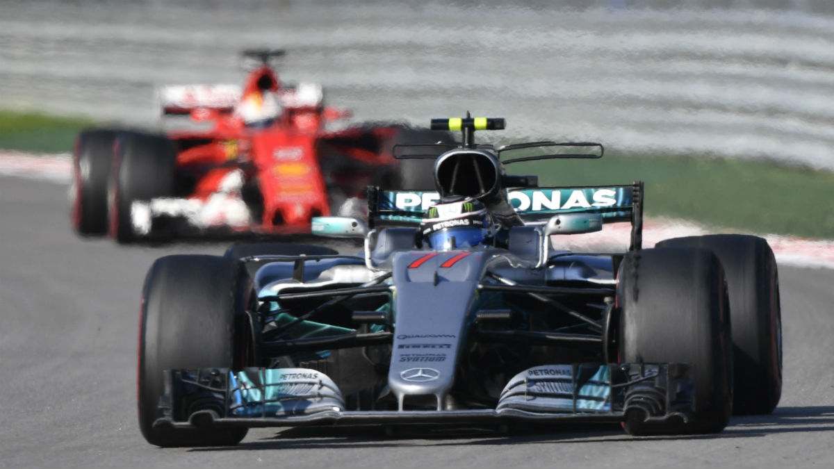 Bottas resistió a la presión de Vettel en Rusia. (AFP)