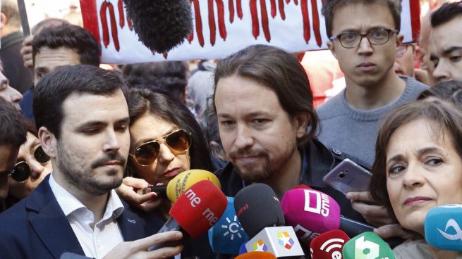 El cinismo de Podemos: pide más libertad de prensa pero acosa a los periodistas que la ejercen
