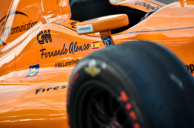 Fernando Alonso ya entrena con su coche de la Indy 500