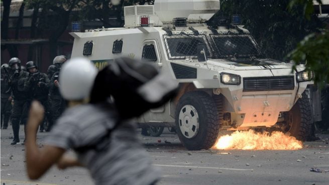 Muere un policía tras un disparo en una de las marchas contra Maduro en Venezuela