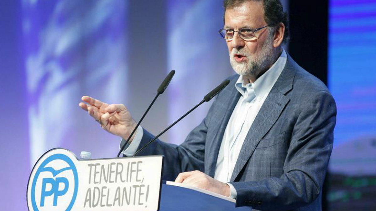 El presidente del Gobierno y del PP, Mariano Rajoy, durante su intervención hoy en la clausura del VIII Congreso Insulardel partido en Tenerife. Foto: EFE
