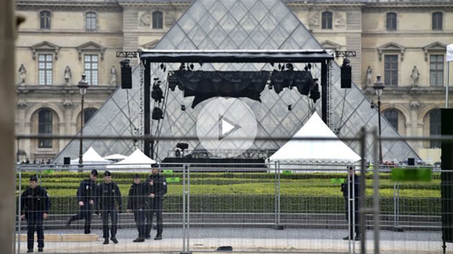 Evacuada por motivos de seguridad la sala de prensa de Macron en el Louvre