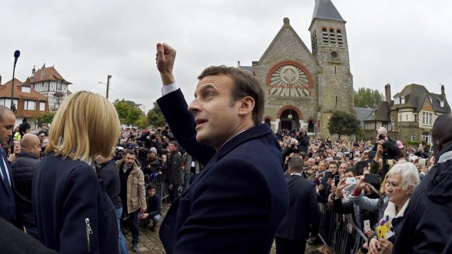 Macron arrasa a Le Pen con un 65,1% de los votos según los sondeos tras el cierre de urnas