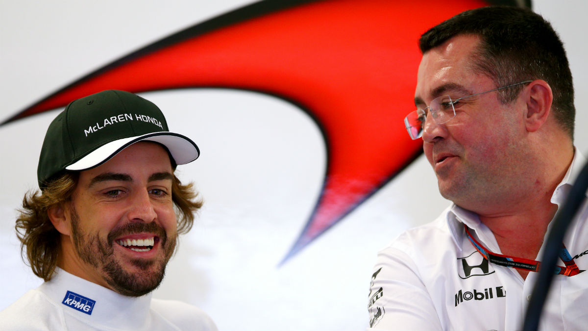 Eric Boullier y Fernando Alonso. (Getty)