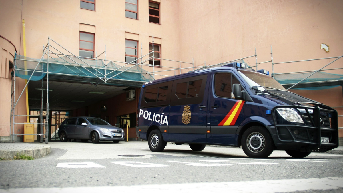 Policía de La Coruña. (Foto: EFE)