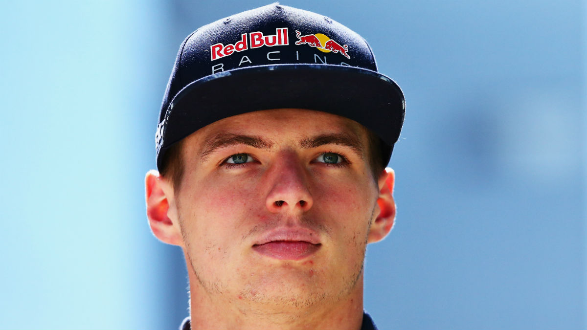 Red Bull ha advertido a Ferrari de que Max Verstappen tiene un contrato con ellos que no puede romperse de ninguna manera, ante los rumores que llegan desde Maranello sobre el interés en el joven piloto holandés. (Getty)