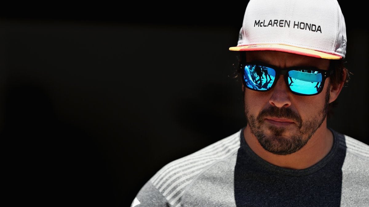 Fernando Alonso, contrariado en un Gran Premio de esta temporada. (Getty)