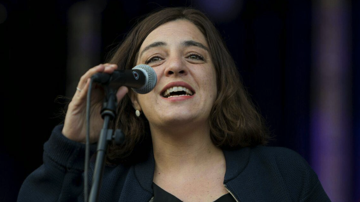 La concejal Celia Mayer recordando a una víctima de violencia machista este fin de semana. (Foto: Madrid)