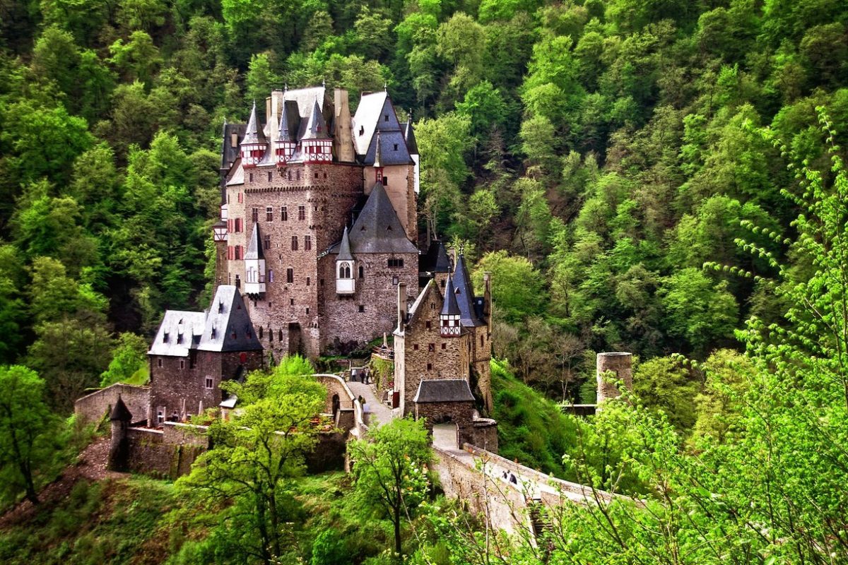 5 hermosos castillos para viajar a la Edad Media.