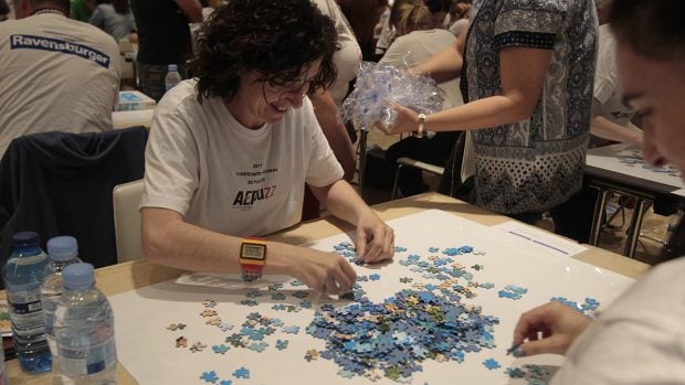 Únicamente tienen una hora para terminar su puzzle. PACO TOLEDO