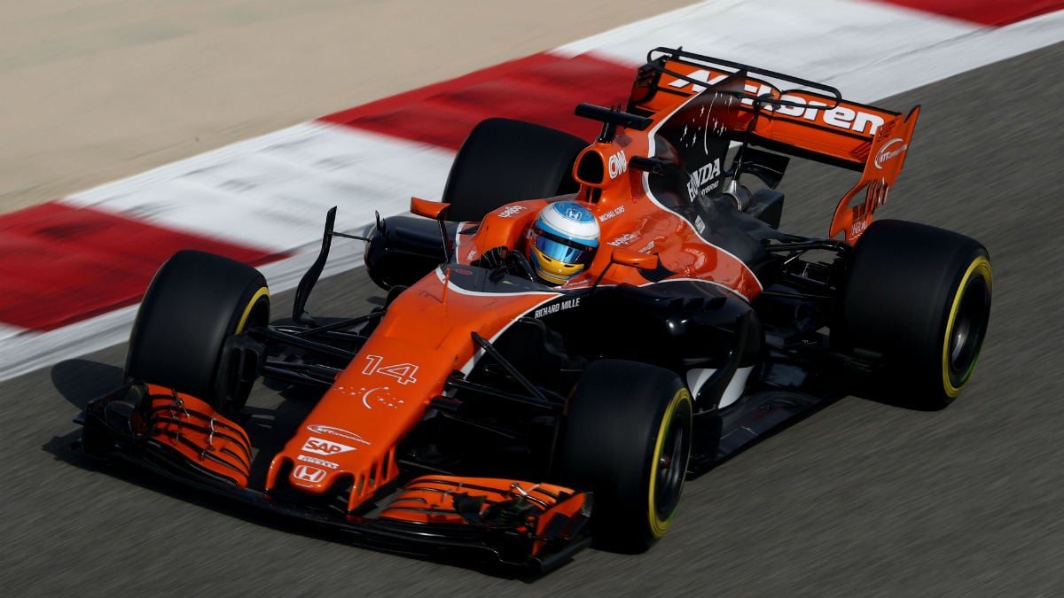 McLaren no ha comunicado ningún cambio de motorista a la FIA antes de la expiración del plazo establecido, con lo que seguirá impulsado por Honda en la temporada 2018. (Getty)