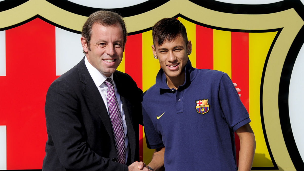 Sandro Rosell y Neymar. (AFP)