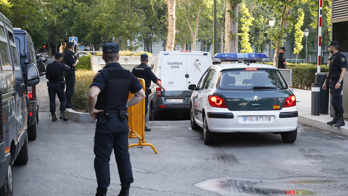 Sandro Rosell llega a la Audiencia Nacional en un furgón de la Guardia Civil. (Foto: EFE)