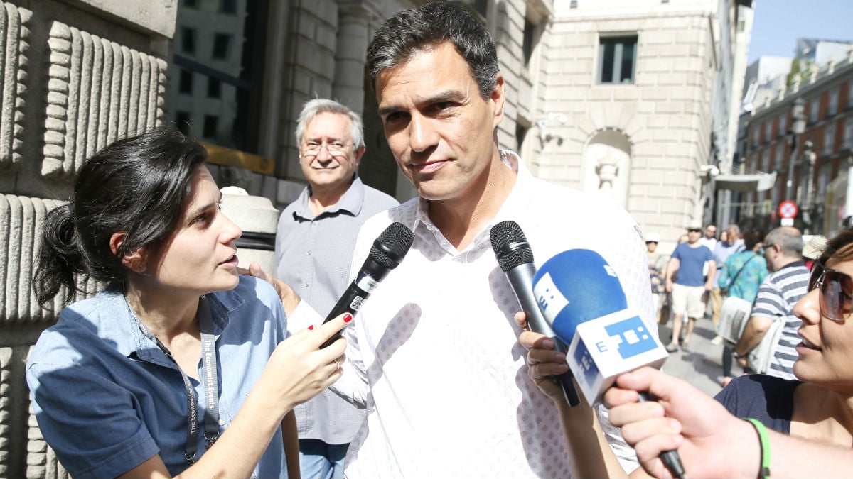 El secretario general del PSOE, Pedro Sánchez, a su llega por primera vez al Congreso desde que presentó su renuncia al escaño (Foto: Efe)