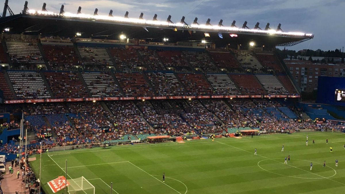 El estadio Vicente Calderón durante la final de la Copa del Rey. (Twitter)