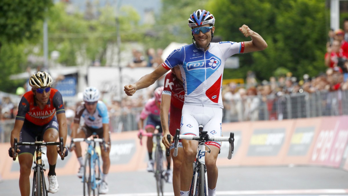 Pinot celebra su victoria en el Giro. (AFP)