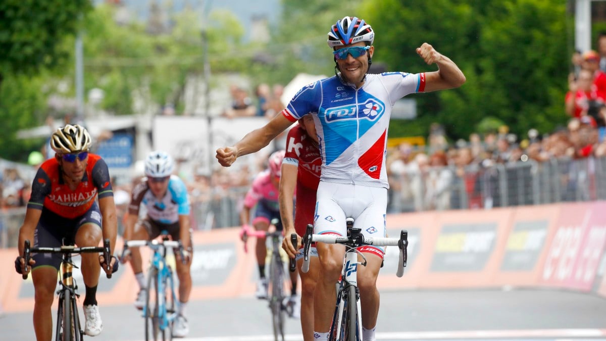 Pinot celebra su victoria en el Giro. (AFP)