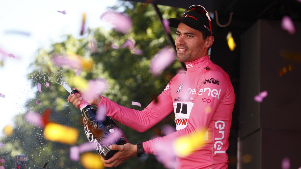 Dumoulin, vestido de rosa en el Giro de Italia. (AFP)