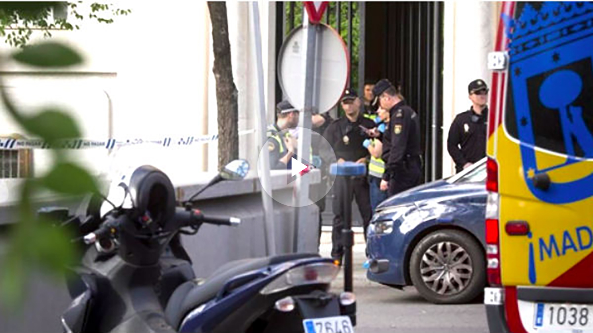 Policía y emergencias en el lugar del suceso.