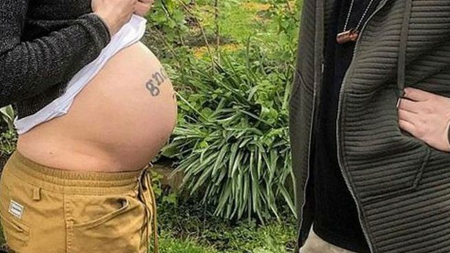 Una pareja de gays gesta su primer hijo biológico en el vientre de uno de ellos Una pareja de gays gesta su primer hijo biológico en el vientre de uno de ellos