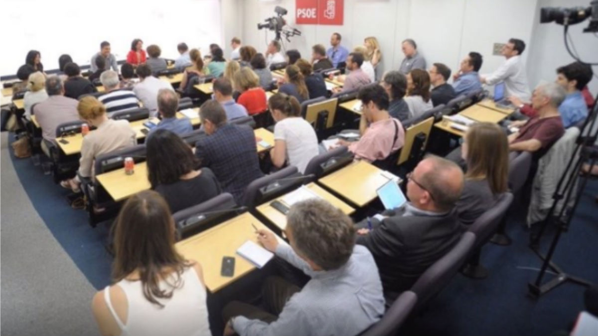Sala de prensa del PSOE. (Foto: PSOE)