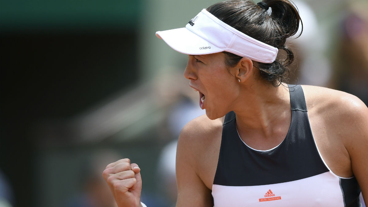 Garbiñe celebra un punto en Roland Garros. (AFP)