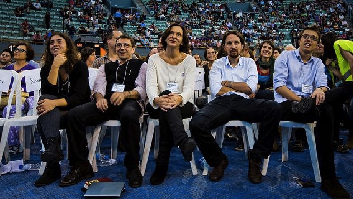 Juan Carlos Monedero y Pablo Iglesias, en Vistalegre I en 2014. (Foto: Podemos)