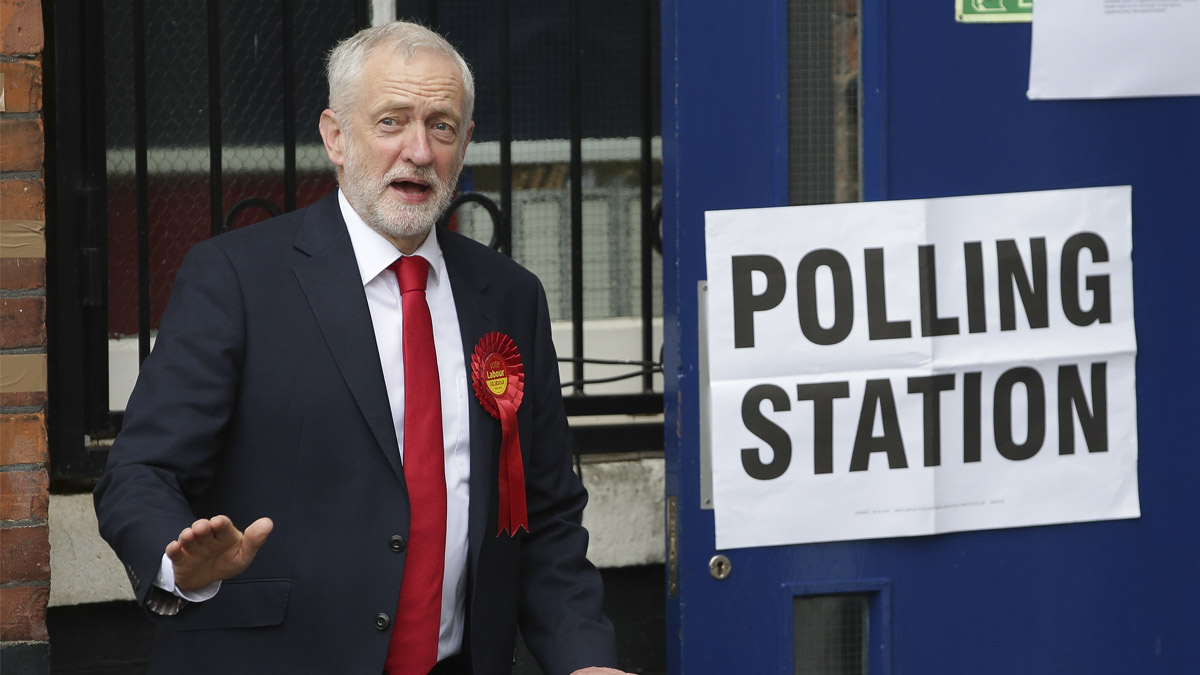 Jeremy Corbyn tras votar el 8 de junio (Foto: AFP)