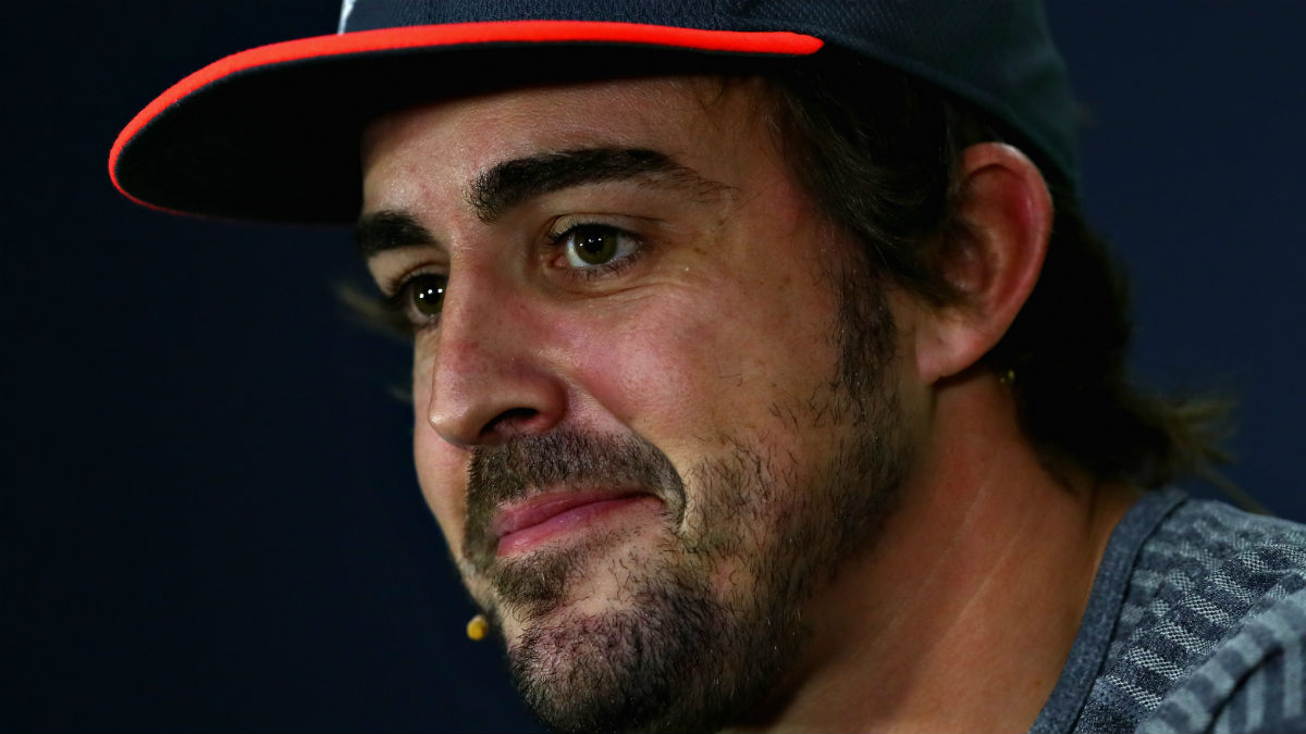 Fernando Alonso ha dado un plazo de tres meses a McLaren para mostrar mejoras ostensibles en su rendimiento, ya que de lo contrario no renovará su contrato. (Getty)