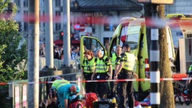Al menos 8 heridos en Ámsterdam tras un atropello masivo, detenido el conductor