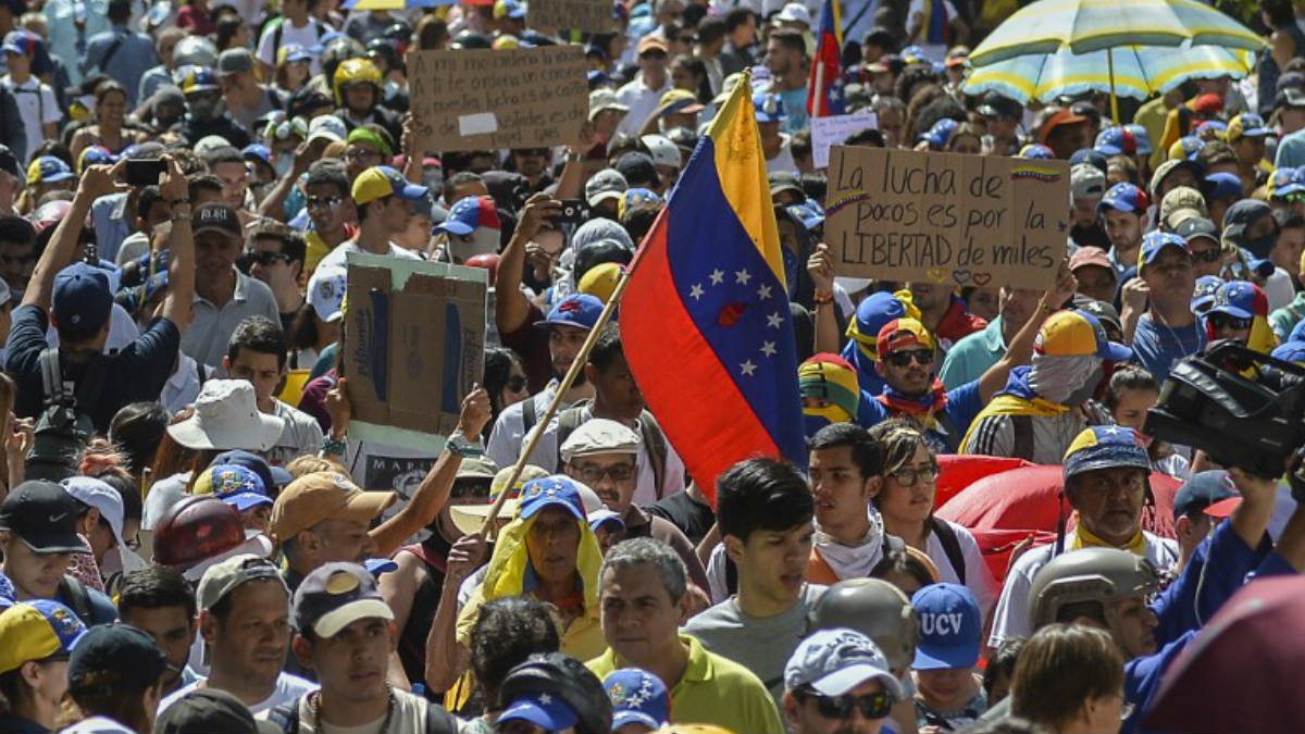 Protestas multitudinarias en Caracas contra Nicolás Maduro. (Foto: AFP)