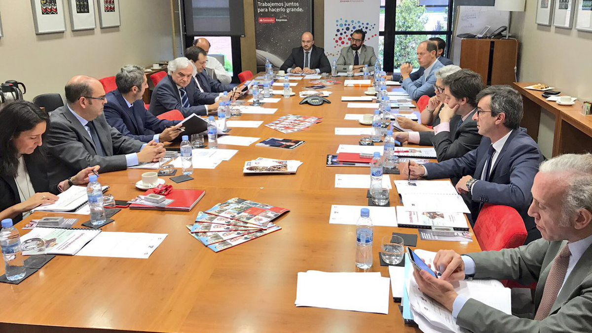 Reunión del jurado del XV Premio Nacional Joven Empresario.