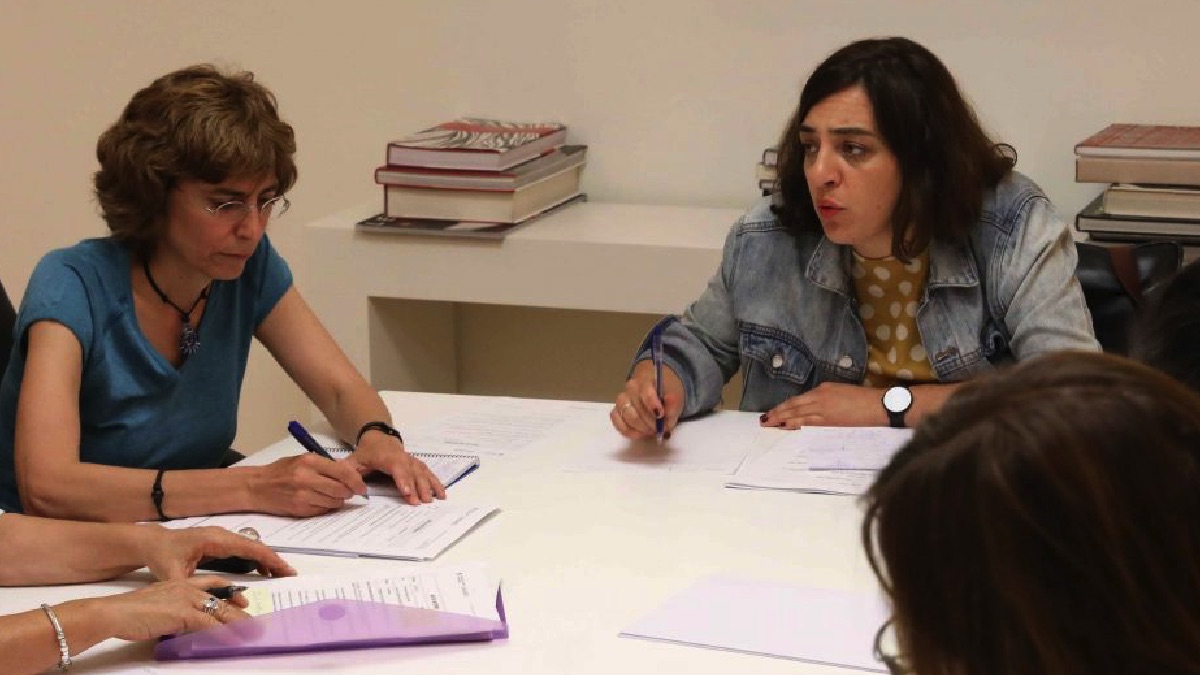 La edil de Políticas de Género y Diversidad, Celia Mayer, y la nueva directora general María Naredo. (Foto: Madrid)