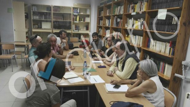 Reunión de Podemos en el Centro de Formación de Personas Adultas El Carmel (Barcelona).