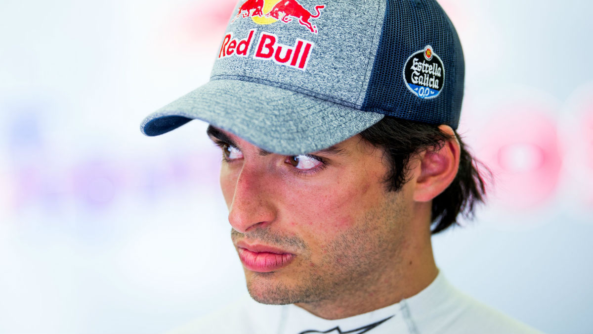 Carlos Sainz ha asegurado que su futuro depende de Red Bull, pero que no quiere pasarse una cuarta temporada como piloto de Toro Rosso en 2018. (Getty)