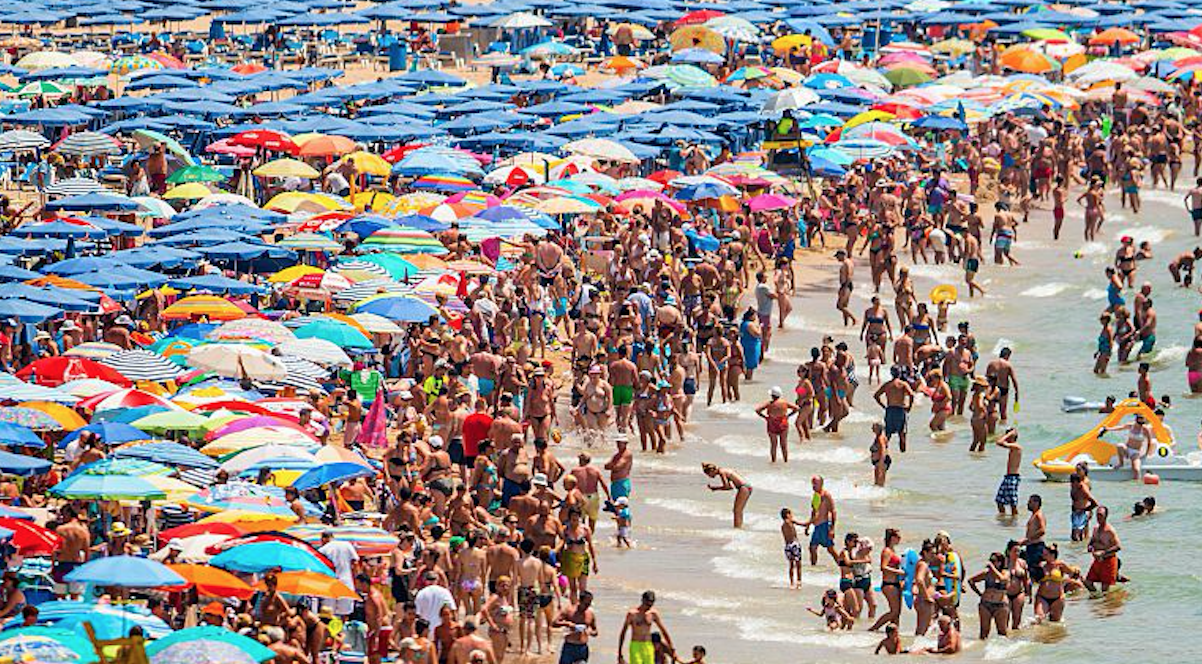 Los turistas siguen eligiendo España como destino (Foto:Getty)