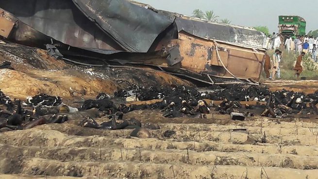 Al menos 123 muertos en el incendio de un camión cisterna en Pakistán