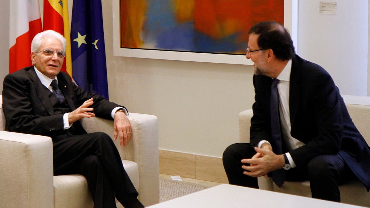 Mariano Rajoy recibe al presidente de la República Italiana, Sergio Mattarella. (Foto: La Moncloa)