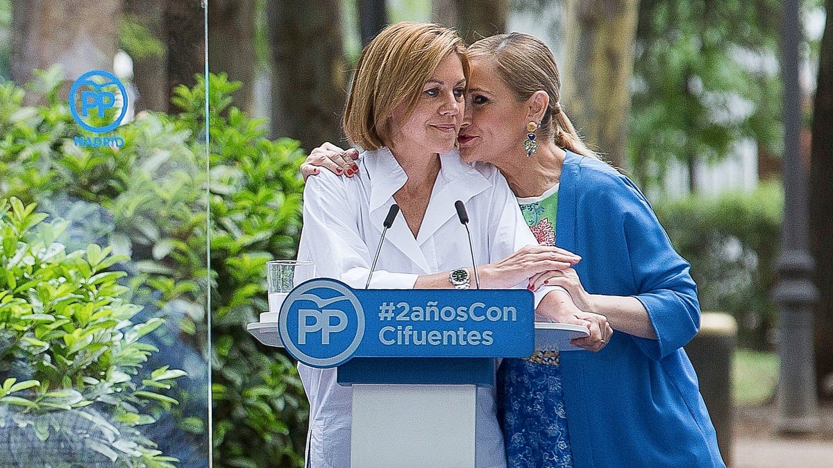 Cristina Cifuentes y María Dolores de Cospedal. (Foto: PP) | Última hora Cifuentes