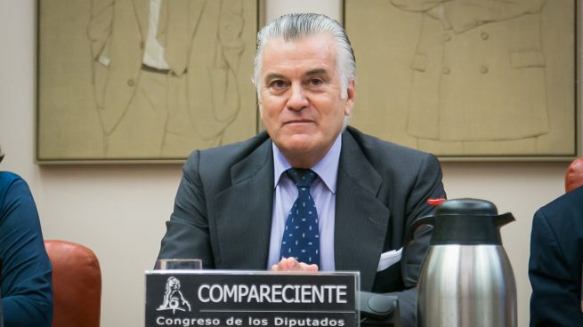 Luis Bárcenas en la comisión de investigación relativa a la presunta financiación ilegal del PP. (Foto: Francisco Toledo)