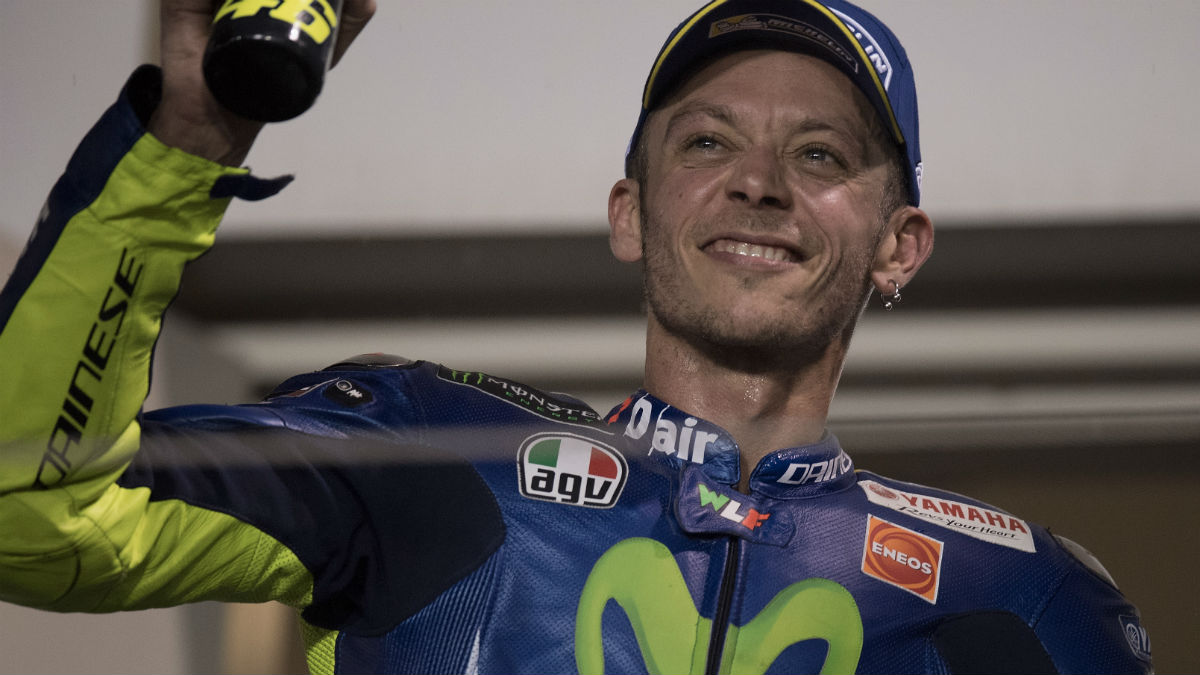 Valentino Rossi ha desvelado que sigue corriendo después de tanto tiempo por el sentimiento que le deja cada victoria durante las siguientes horas. (Getty)