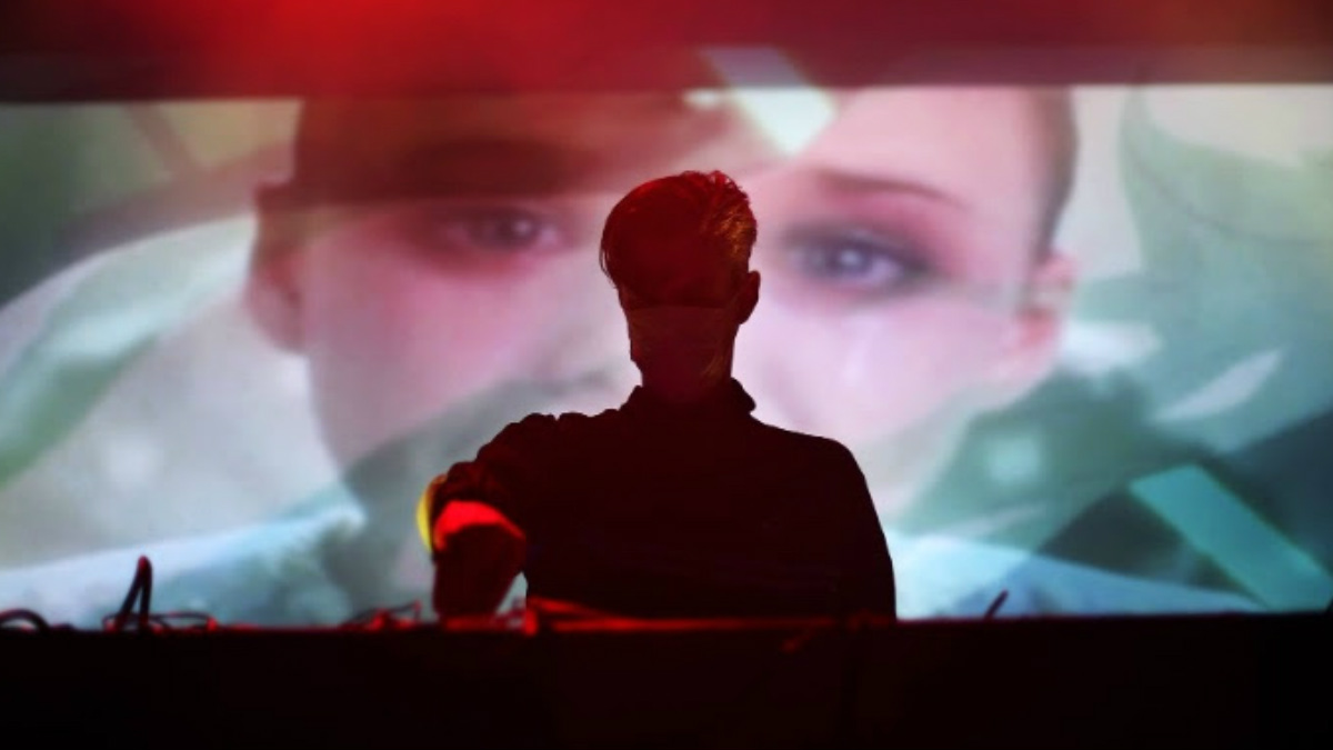 Croatian Amor durante una de sus actuaciones.