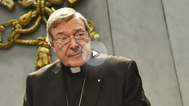 El Vaticano concede la excedencia a su nº 3, inmerso en un escándalo de pederastia